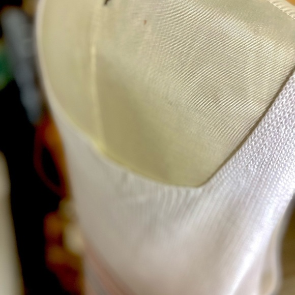 STRIPED V NECK TANK TOP SWEATER - Picture 7 of 7